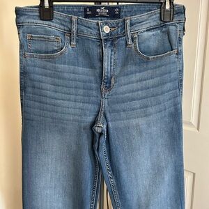 Hollister High Rise Bootcut jeans 7L